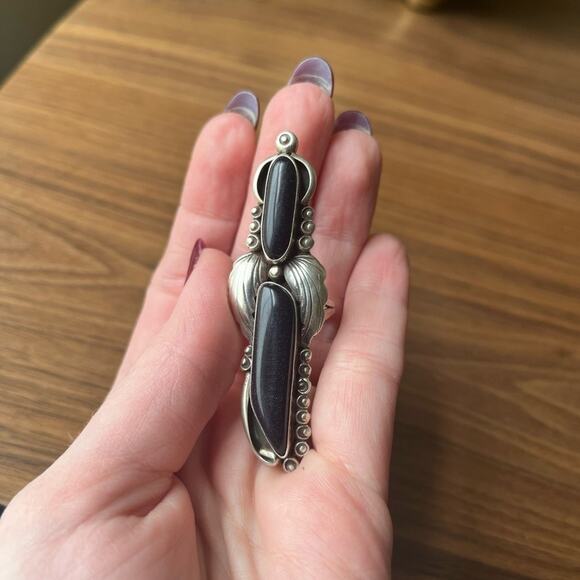 Vintage Native 925 Sterling Silver and Blue Sunstone HUGE Full Finger Ring - Picture 3 of 8